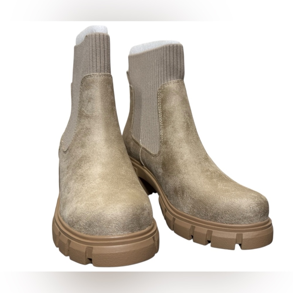 Soda Marley’s Light Wheat Elastic‎ Sock Boots
